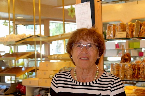 „Gewohnt haben wir anfangs über dem Café, das erleichterte uns unseren Alltag mit vier Kindern enorm“, so Helga Dausend. Foto: Sabine Caspar