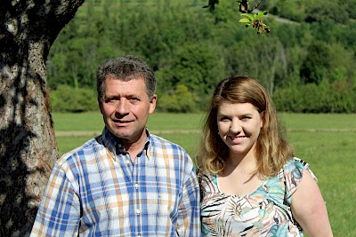 Seine Tochter Anna Lena verrät: „Mein Vater ist der Einzige in der Familie, der bis heute ohne Hilfsmittel einen Baum hochklettern kann“. Foto: Sabine Caspar